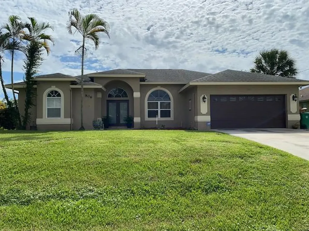 806 SW College Park Road Port St Lucie FL 34953
