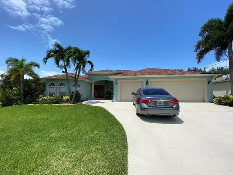 461 SW Dagget Avenue Port St Lucie FL 34953