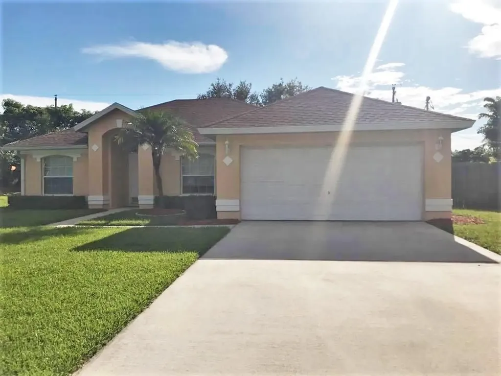2292 SE Midtown Road Port St Lucie FL 34952