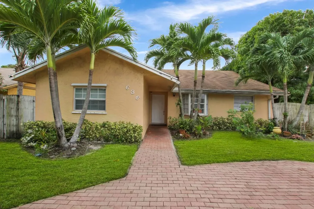 636 SW 4th Avenue Boynton Beach FL 33426