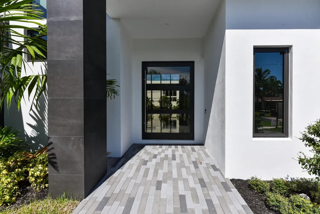 275 NE 6th Court Boca Raton FL 33432