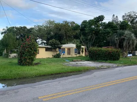 210 N 21st Street Fort Pierce FL 34950