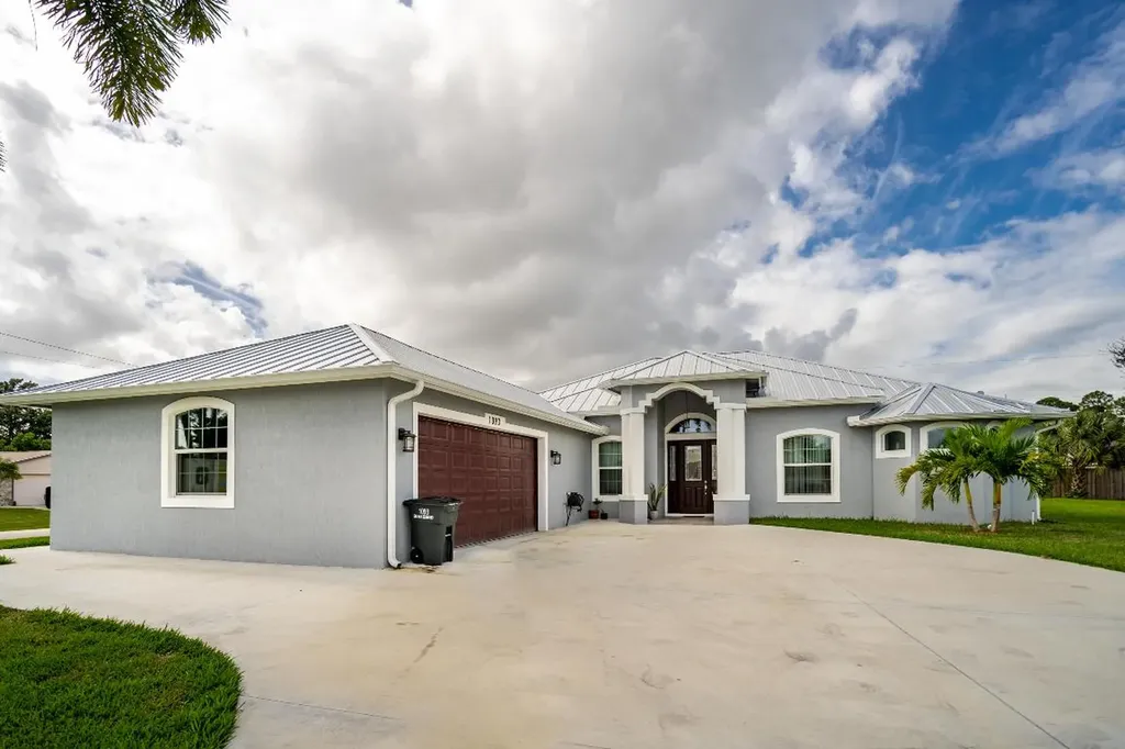 1093 SW Bay State Road Port St Lucie FL 34953