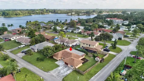 2486 Sun Up Lane Lake Worth FL 33462