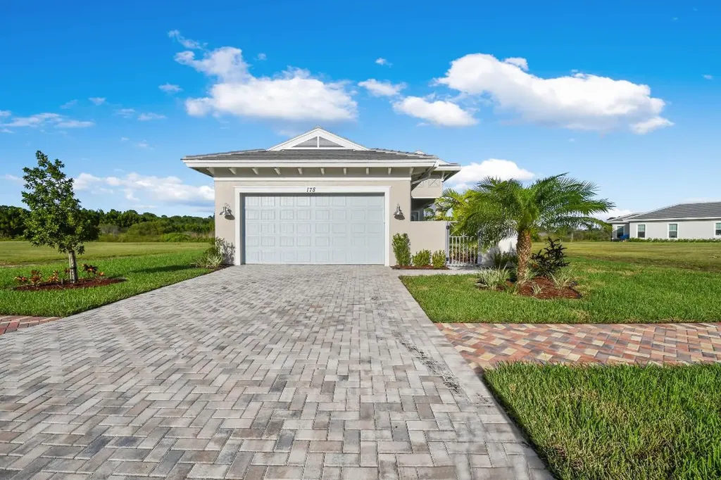 178 SE Via Tirso Port St Lucie FL 34952