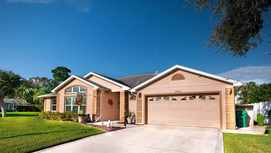 6823 Dickinson Terrace Port St Lucie FL 34952