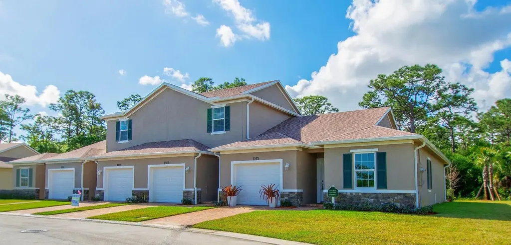 956 NE Trailside Run Port St Lucie FL 34983