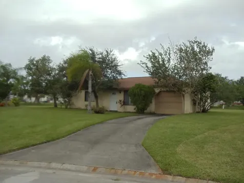 2249 SE East Dunbrooke Circle Port St Lucie FL 34952