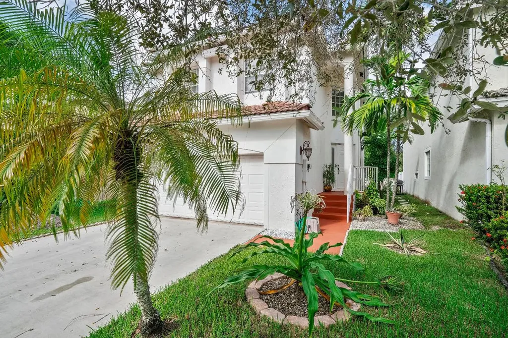 10285 NW 7th Street Coral Springs FL 33071