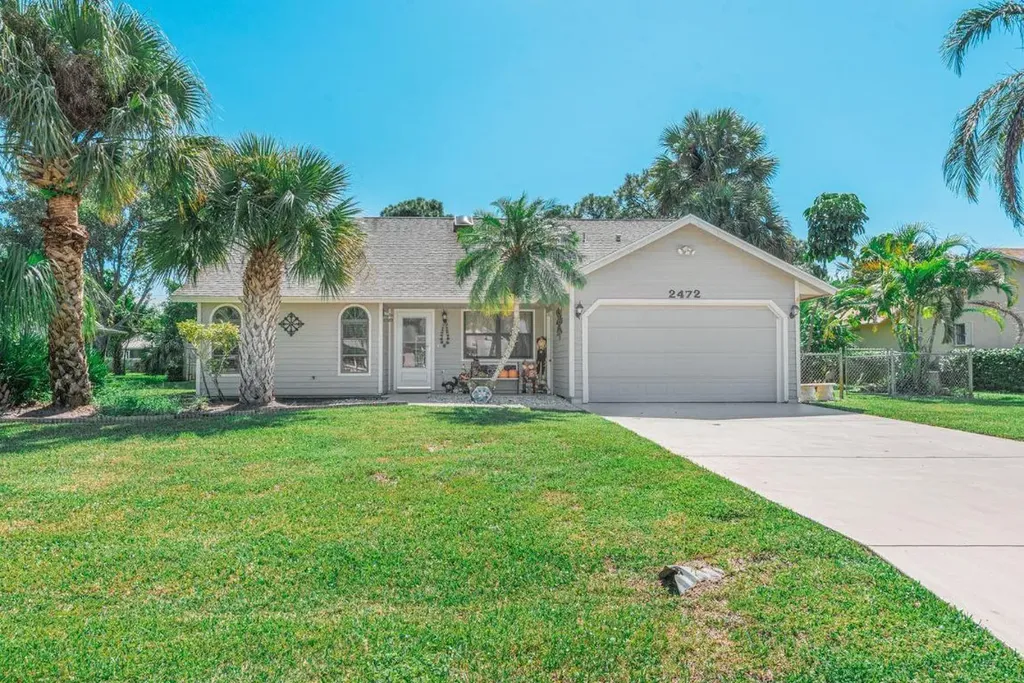 2472 SE Pascal Avenue Port St Lucie FL 34952