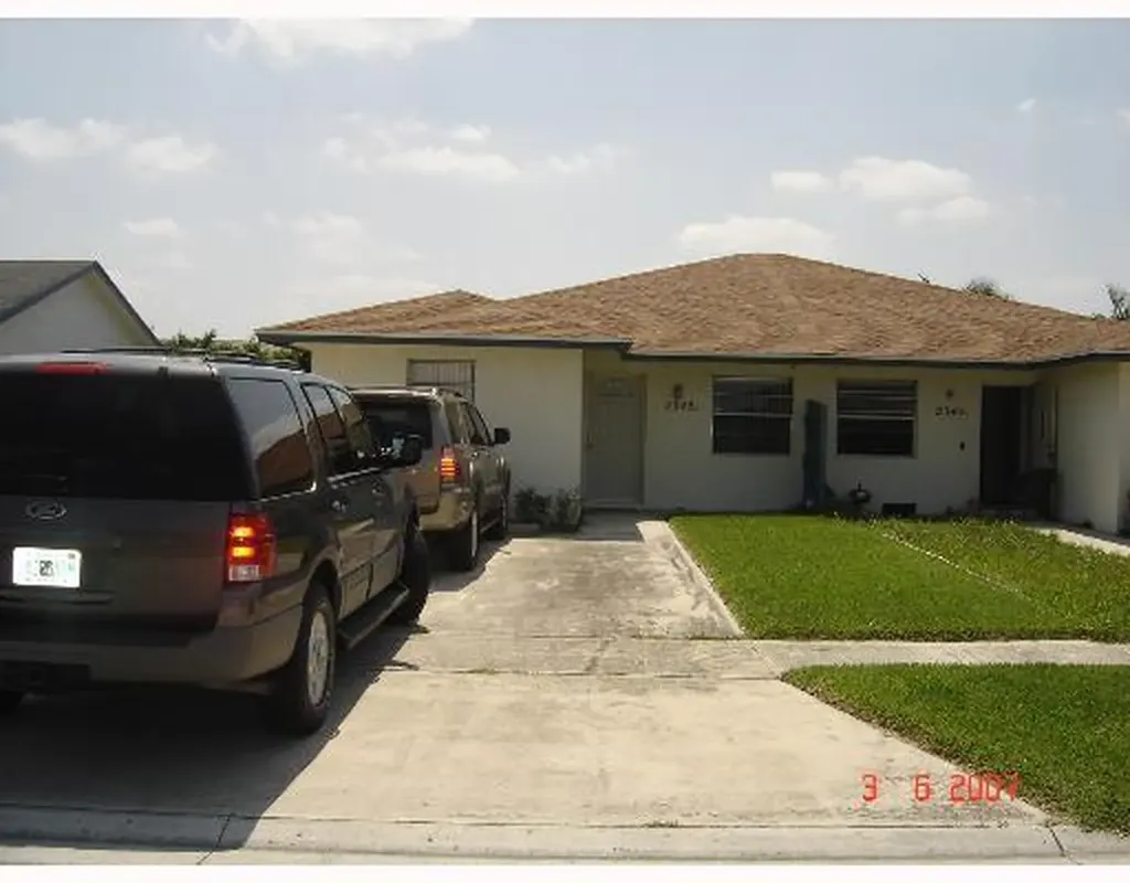 2345 Avenue Z Riviera Beach FL 33404
