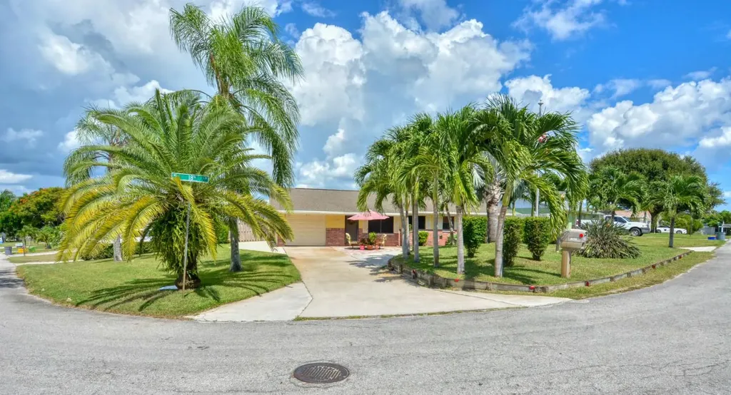 2458 NE 18th Lane Jensen Beach FL 34957