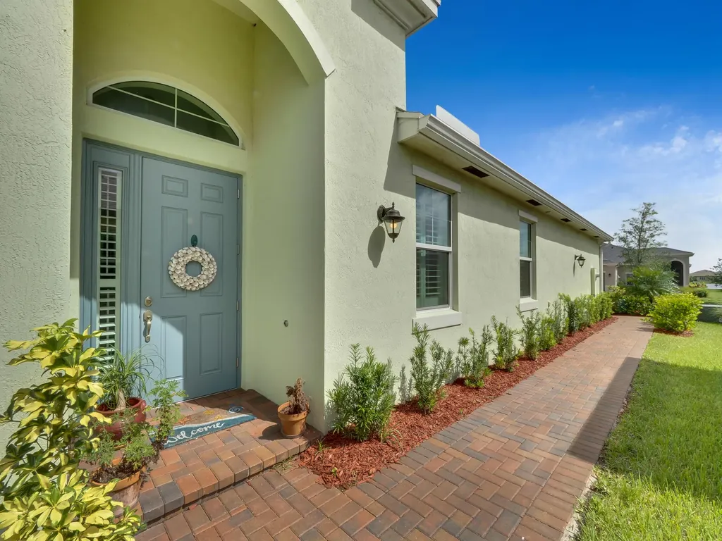 10990 SW Winding Lakes Circle Port St Lucie FL 34987