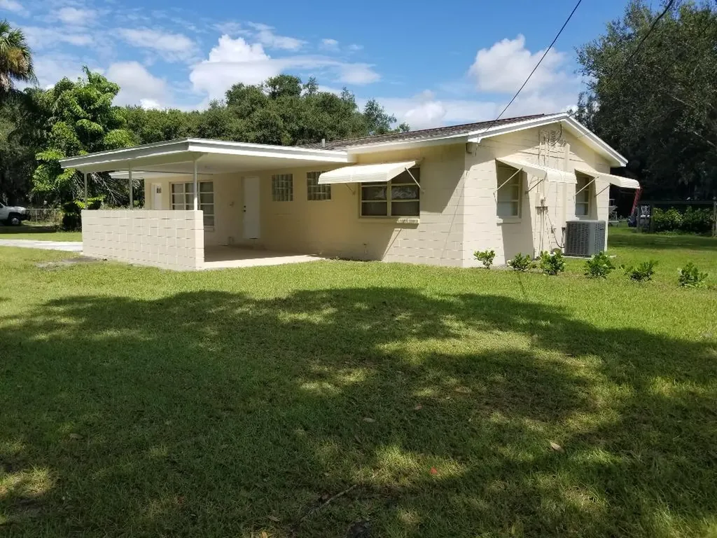 1008 Charlotta Street Fort Pierce FL 34982
