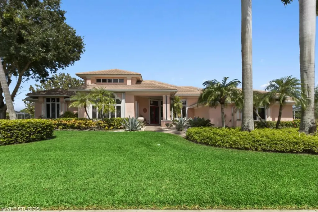 8145 SE Woodlake Lane Hobe Sound FL 33455