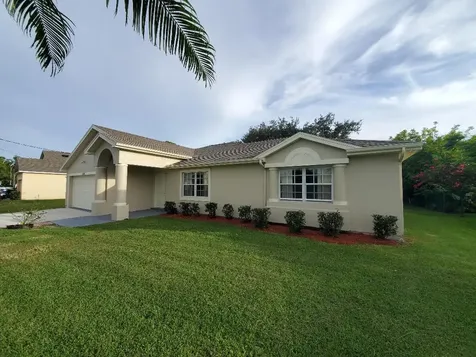 234 SW Amesbury Avenue Port St Lucie FL 34953