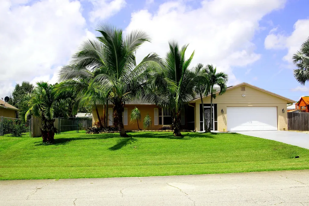 1934 SE Franciscan Street Port St Lucie FL 34983