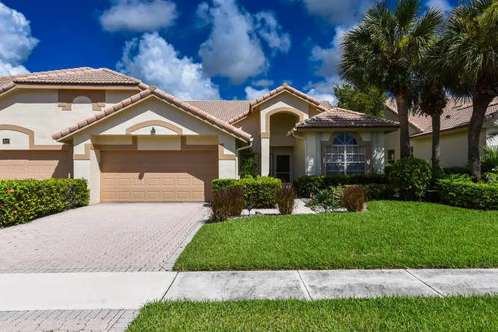 7068 Ashford Lane Boynton Beach FL 33472
