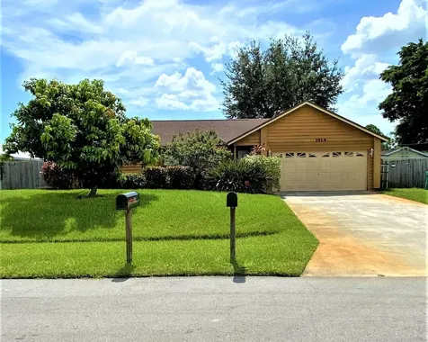 1914 SW Gold Lane Port St Lucie FL 34953