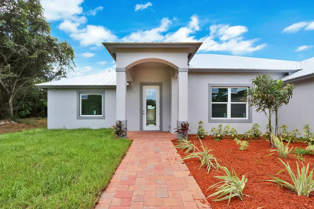 1052 SE Floresta Drive Port St Lucie FL 34983