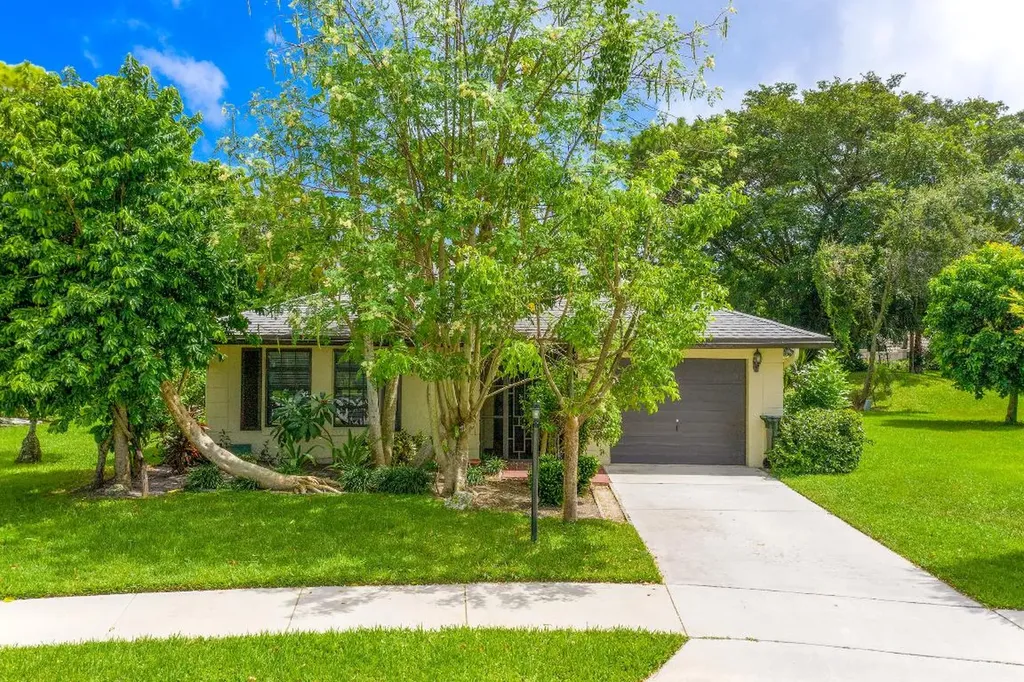 2728 Dracaena Court Delray Beach FL 33445