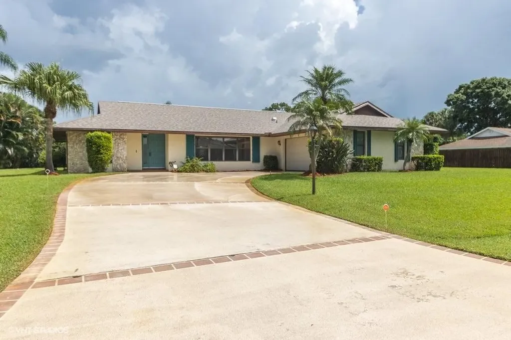 2418 SE Issac Road Port St Lucie FL 34952