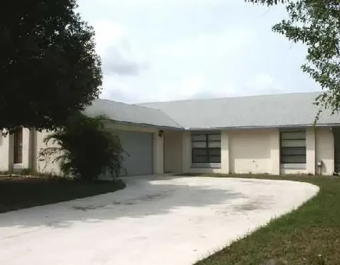 2550 SE Lily Street Port St Lucie FL 34952