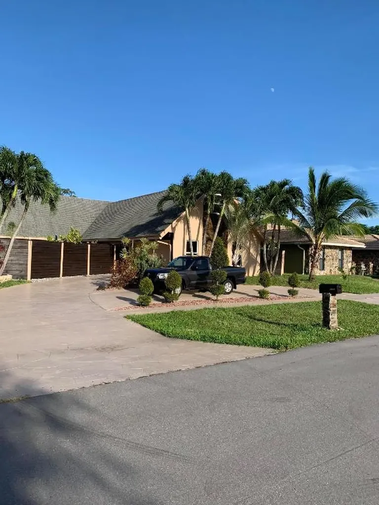 21606 Little Bear Lane Boca Raton FL 33428