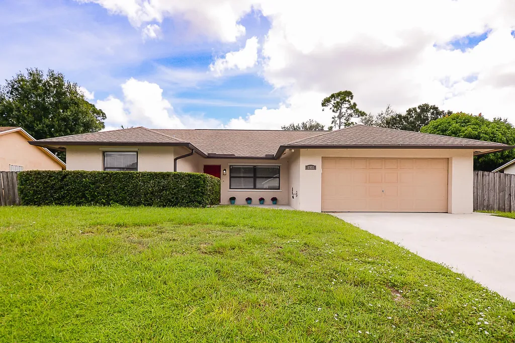 1951 SW Hickock Terrace Port St Lucie FL 34953