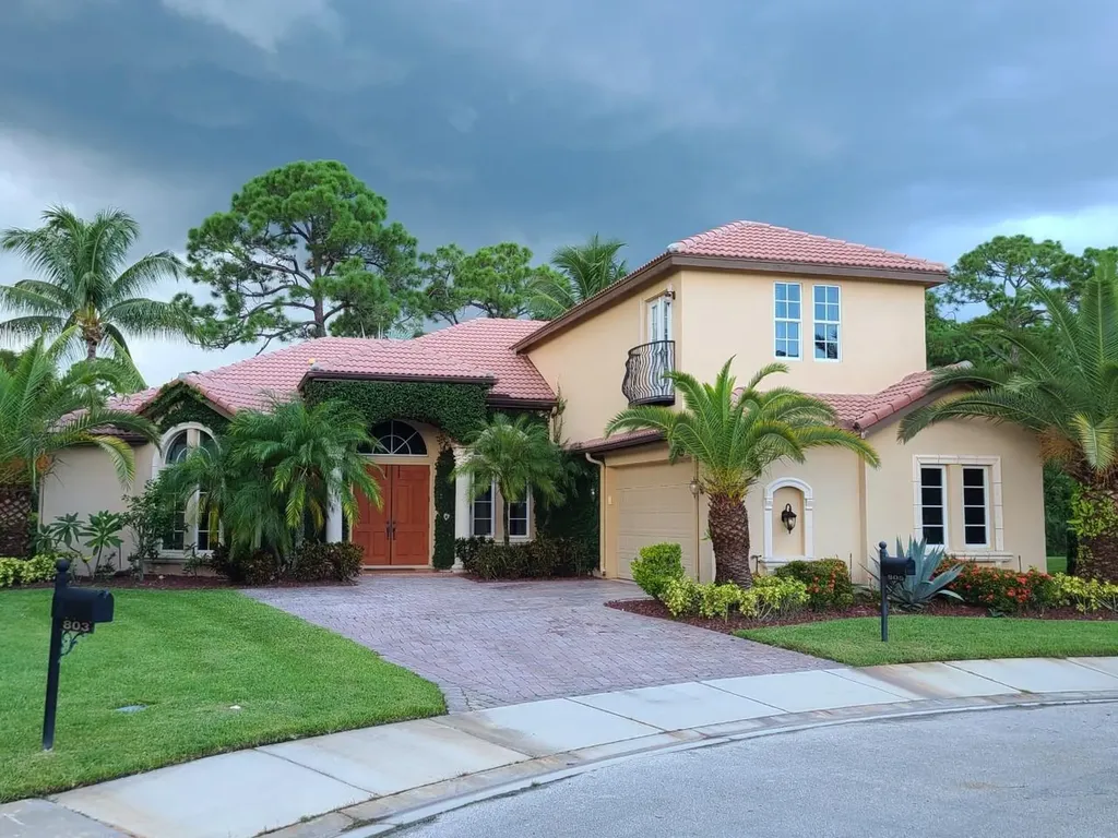 805 SW Classico Court Port St Lucie FL 34986