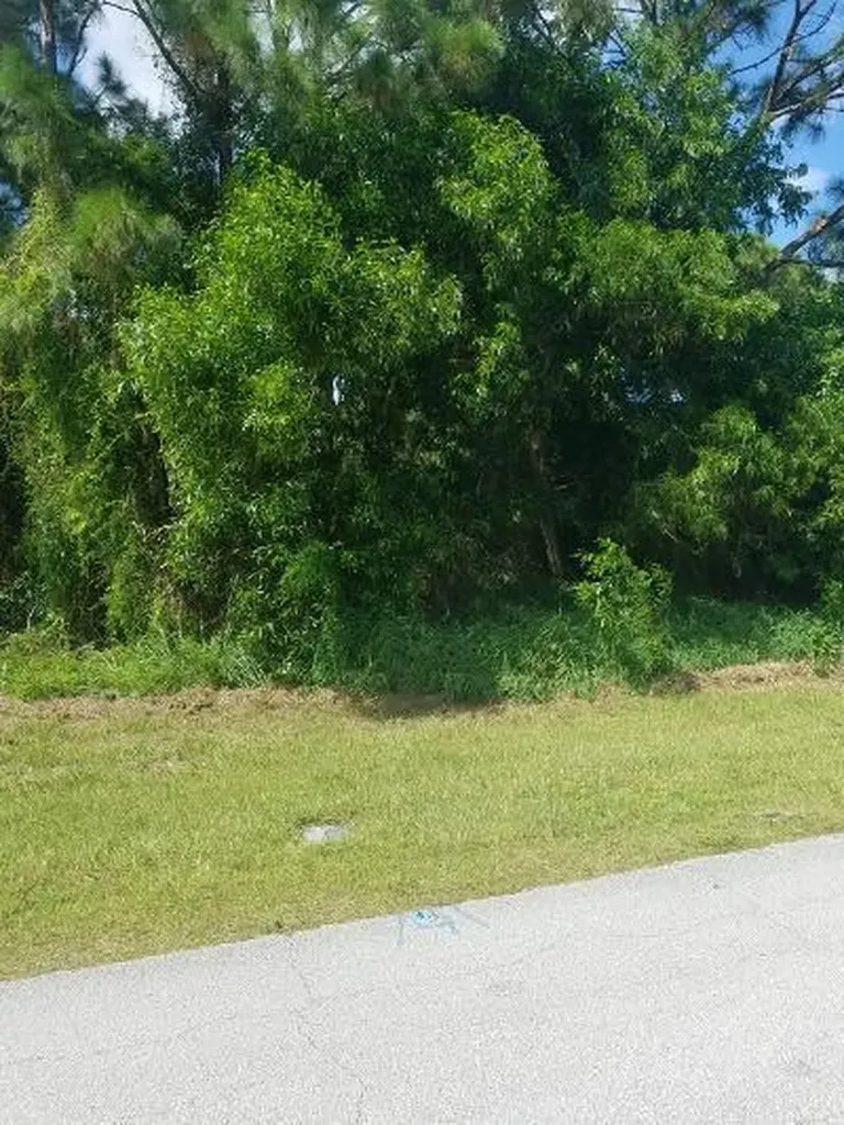 4542 NW Alsace Avenue Port St Lucie FL 34983