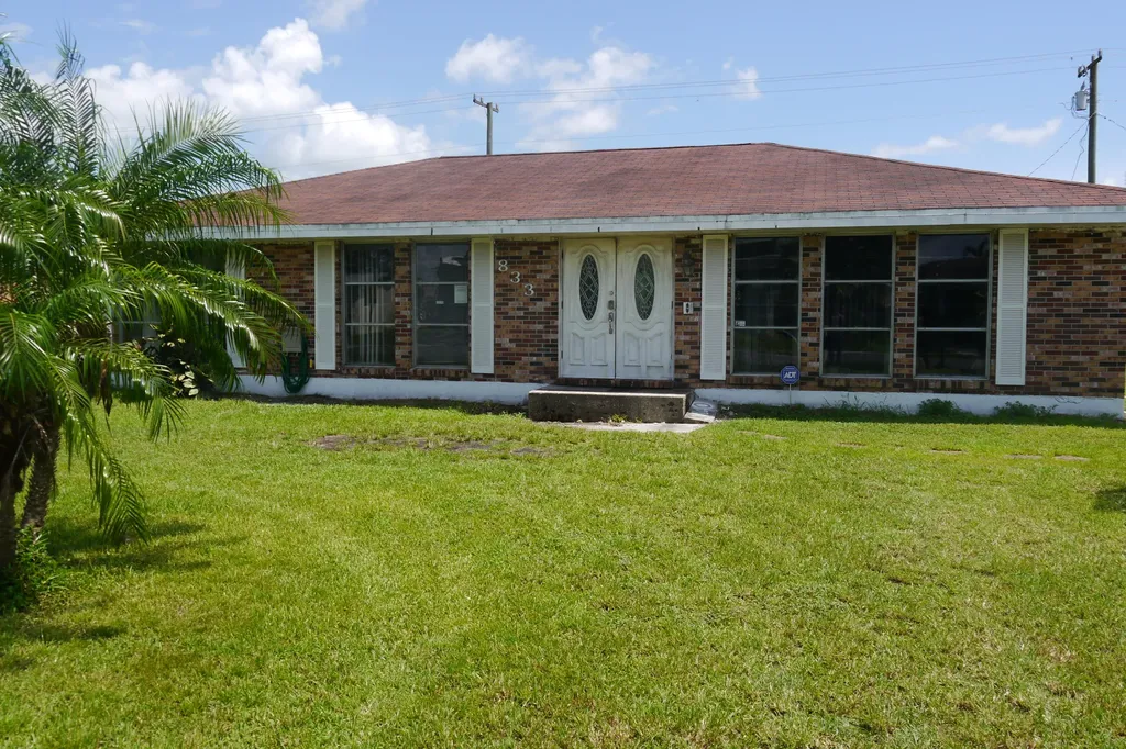 833 SE 1st Street Belle Glade FL 33430