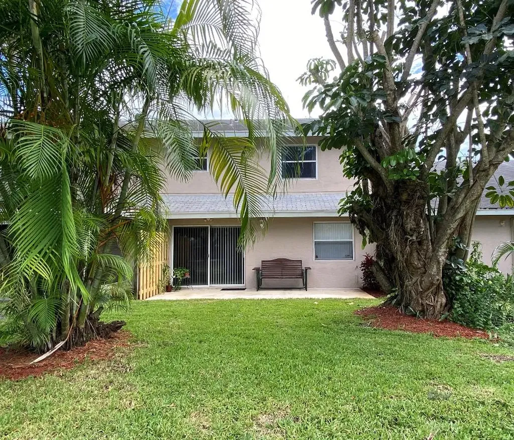 5189 Pine Abbey Drive S West Palm Beach FL 33415