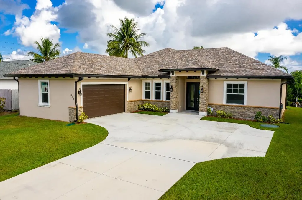 693 SE Whitmore Drive Port St Lucie FL 34984