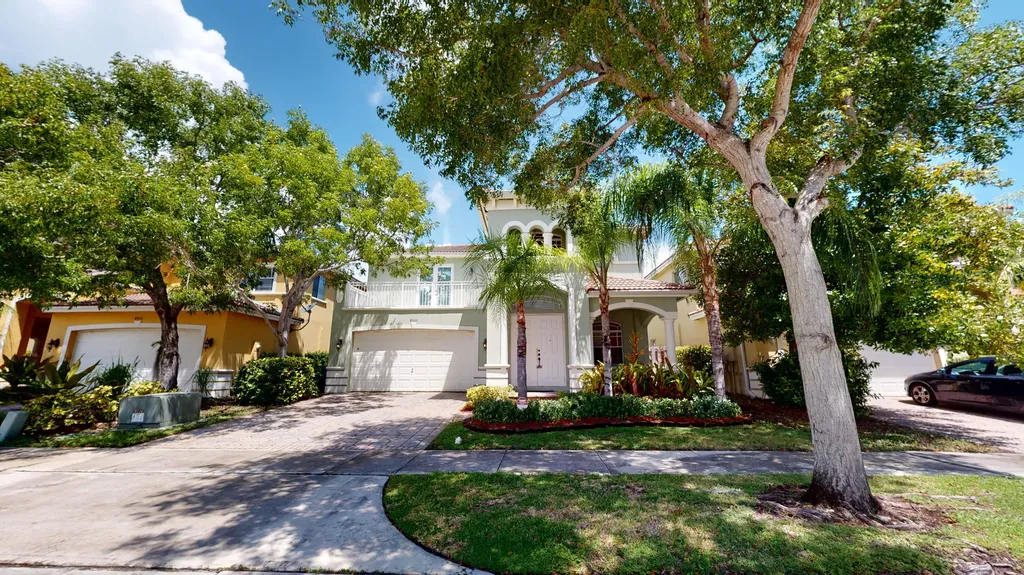 8965 SW 207th Street Cutler Bay FL 33189