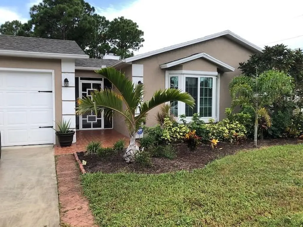 1018 SW General Patton Terrace Port St Lucie FL 34953