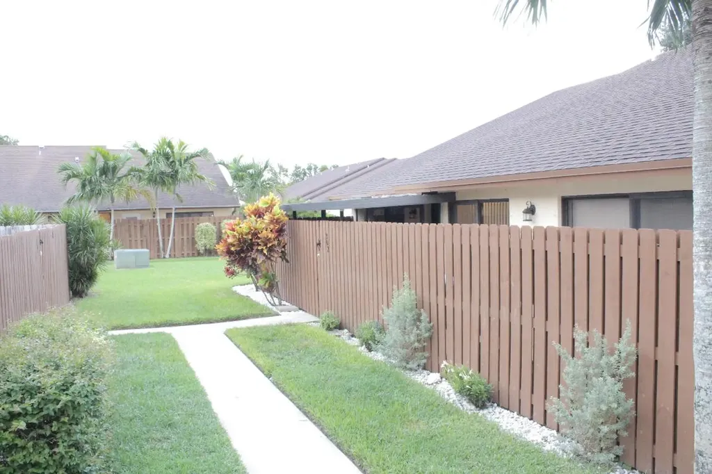 302 Springdale Circle Palm Springs FL 33461