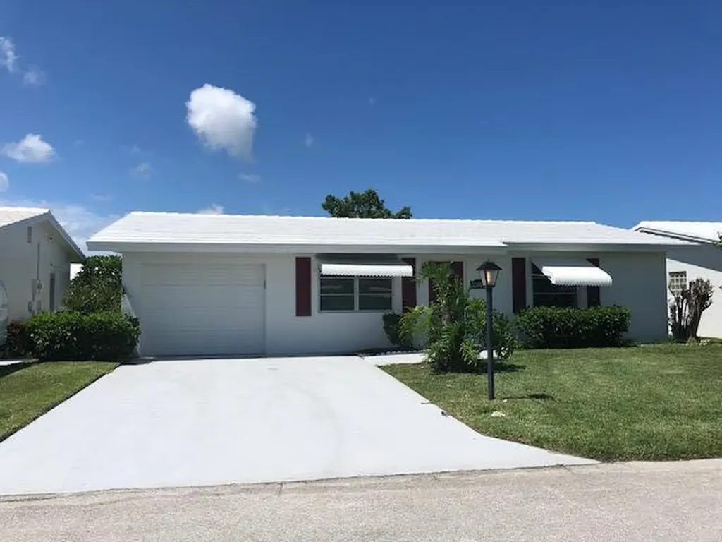 2397 SW 8th Avenue Boynton Beach FL 33426