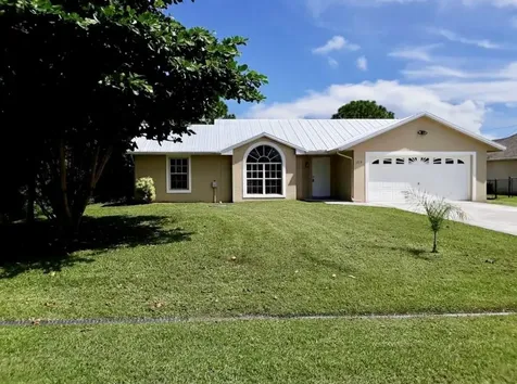1719 SE Berkshire Boulevard Port St Lucie FL 34952