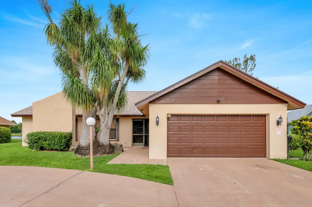 8288 Blue Cypress Drive Lake Worth FL 33467