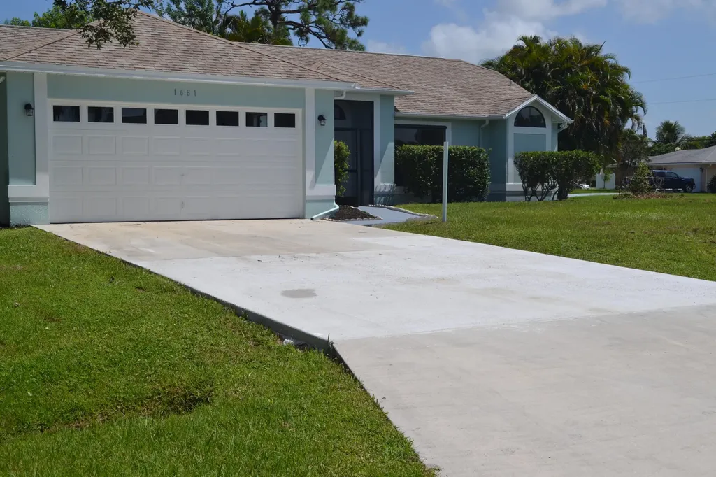 1681 SE Pleasantview Street Port St Lucie FL 34983