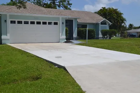 1681 SE Pleasantview Street Port St Lucie FL 34983