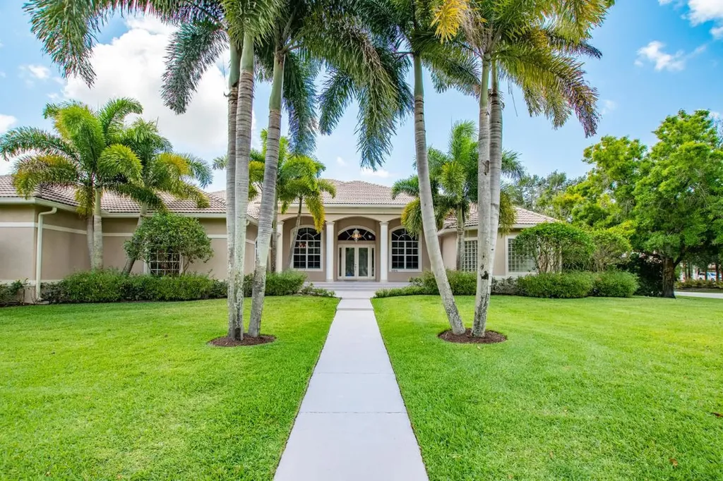 15570 De Havilland Court Wellington FL 33414