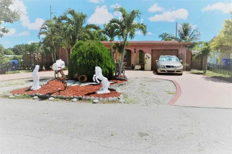 2341 N 67th Terrace Hollywood FL 33024