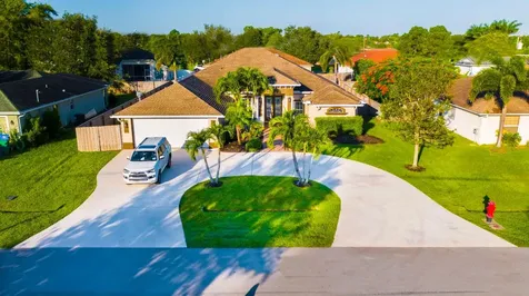 2062 SW Hampshire Lane Port St Lucie FL 34953
