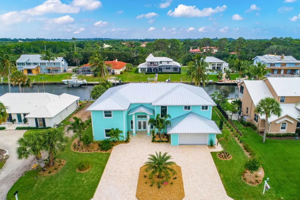 8500 SE Sabal Street Hobe Sound FL 33455