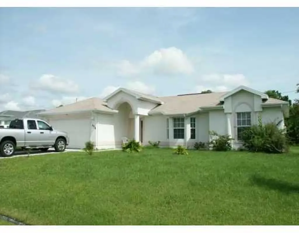 4978 NW Fitzgerald Avenue Port St Lucie FL 34983