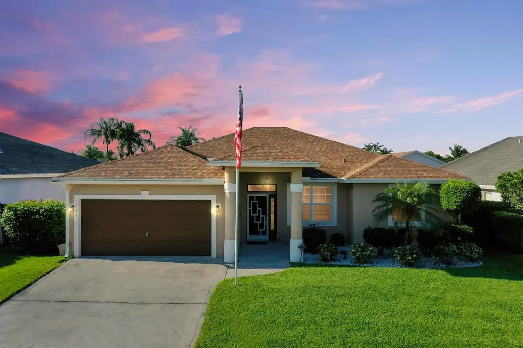 1229 Baycourt Isle Greenacres FL 33413