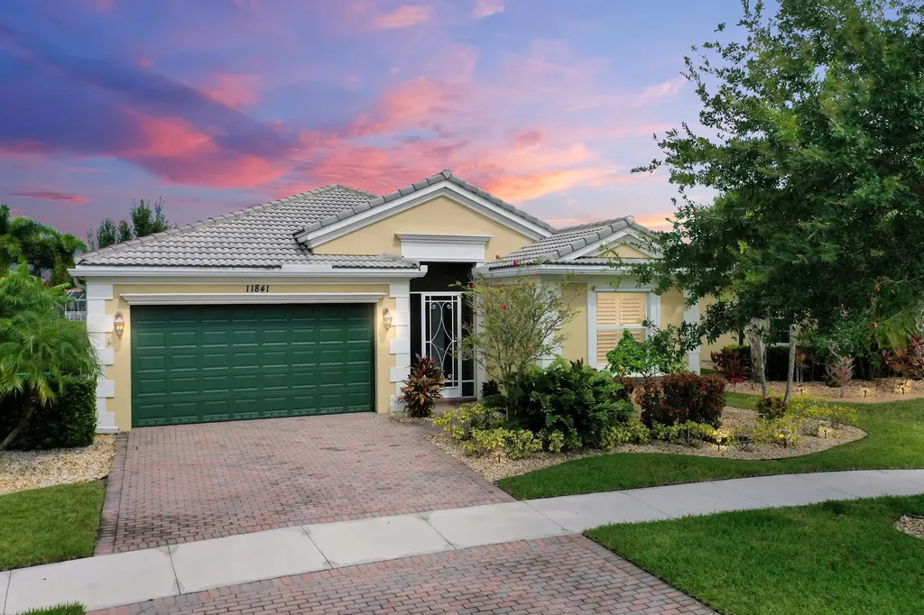 11841 SW Crestwood Circle Port St Lucie FL 34987