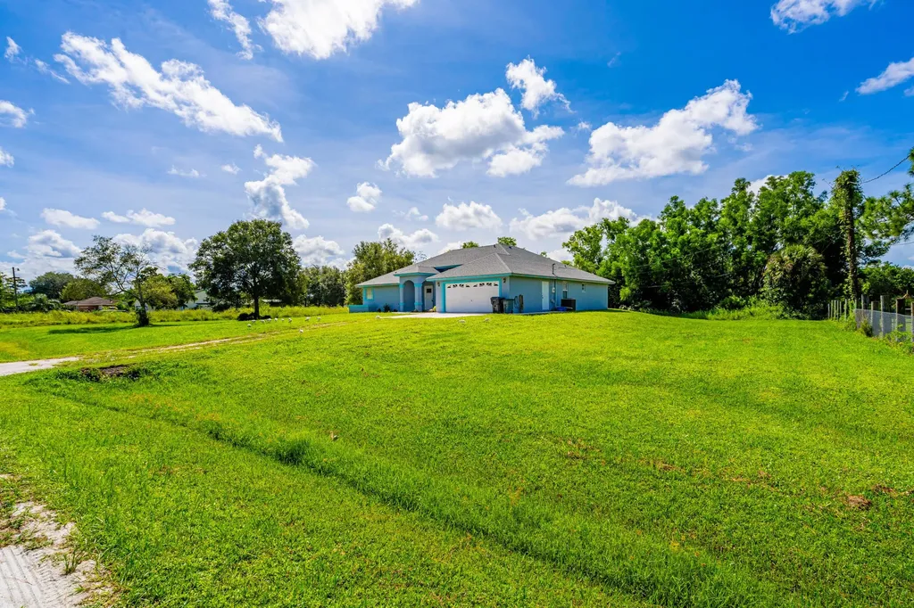 16244 E Burns Drive Loxahatchee FL 33470